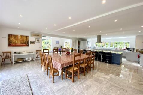 KICTHEN/DINING ROOM