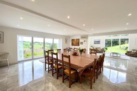 KICTHEN/DINING ROOM