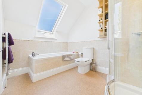 ENSUITE BED 2
