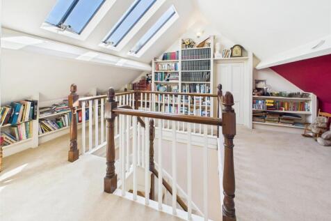 2ND FLOOR LANDING/LIBRARY