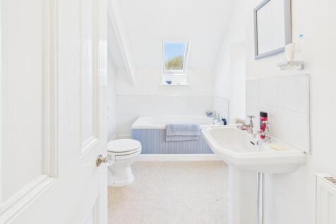 ENSUITE BED 4