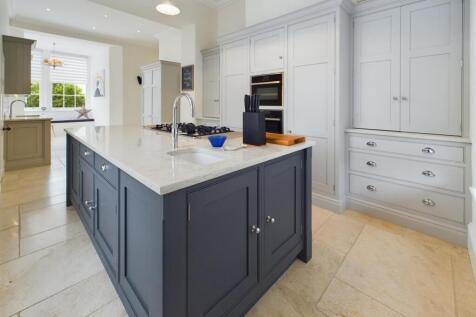Kitchen Island (2).jpg