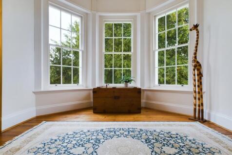 Bay window - dining.jpg