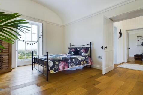 Bed 2-3.jpg