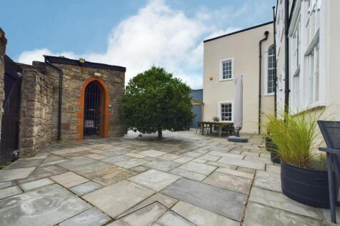 Courtyard rear.jpg
