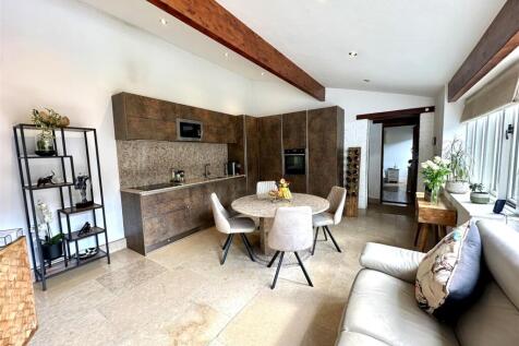 KITCHEN/FAMILY/LIVING ROOM