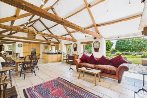 KITCHEN/FAMILY/DINING ROOM