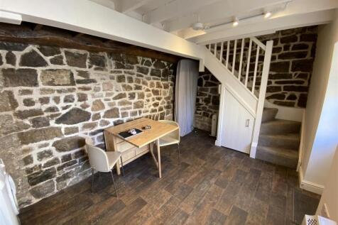Living Area.JPG