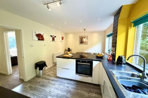 OPEN PLAN KITCHEN/DINING ROOM