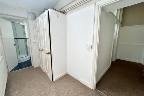 Hallway.jpeg