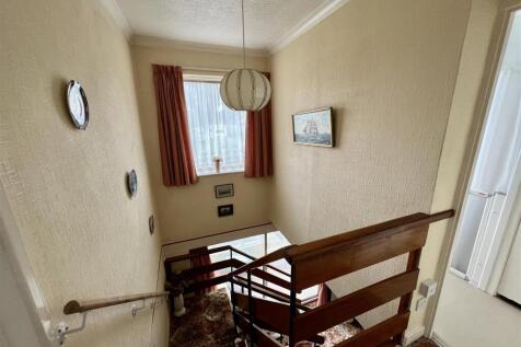 FIRST FLOOR STAIRS AND LANDING
