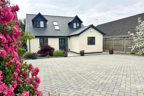 1 Church Farm Gardens