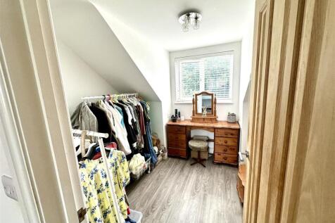 DRESSING ROOM