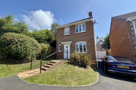 5 MONUMENT CLOSE