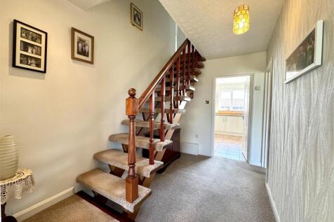 FIRST FLOOR STAIRS AND LANDING