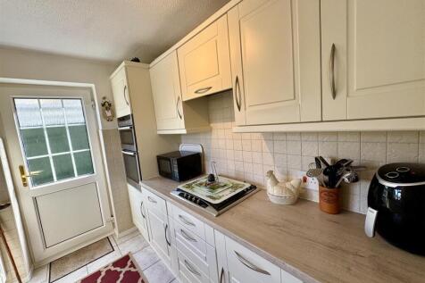 Kitchen 3.jpeg