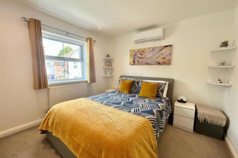 Bedroom 1.jpeg