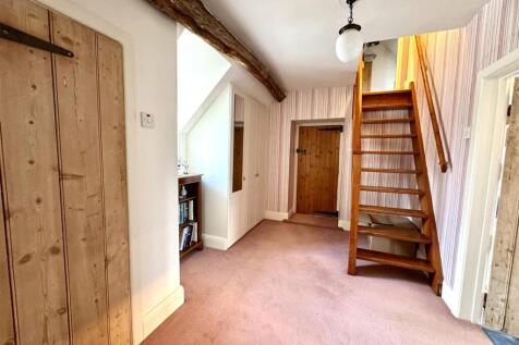 FIRST FLOOR STAIRS AND LANDING