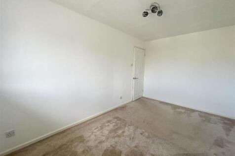 Bedroom 1.jpeg