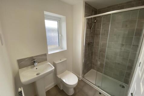 En Suite Shower Room 2nd Floor