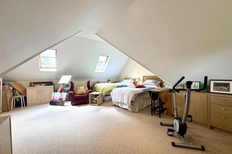 HOBBY ROOM/FITH BEDROOM