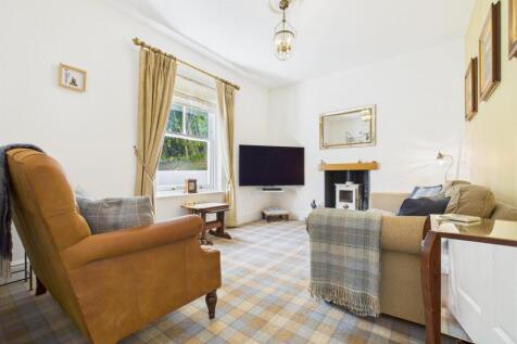 SNUG/FAMILY ROOM