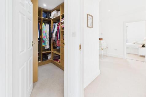 PRINCIAL BEDROOM