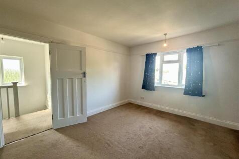 Bedroom 2.jpeg