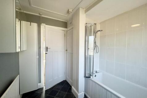 Bathroom.jpeg