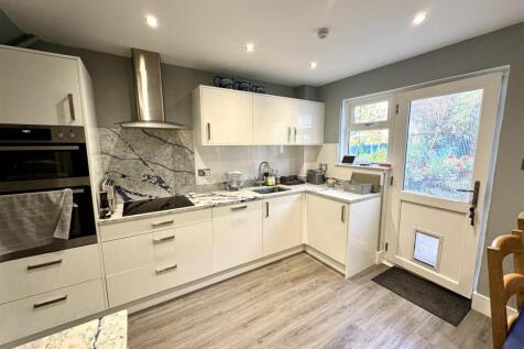 KITCHEN/DINING/FAMILY ROOM