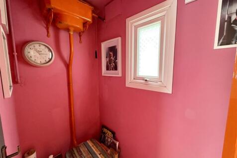 CLOAKROOM/WC