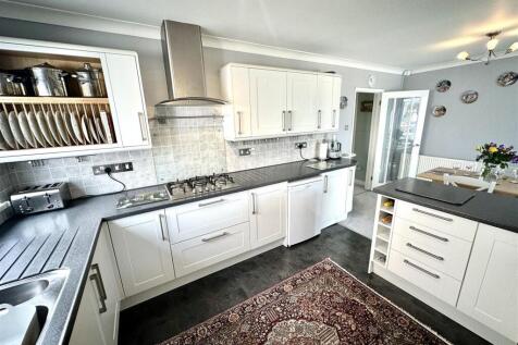 KITCHEN/BREAKFAST/DINING ROOM