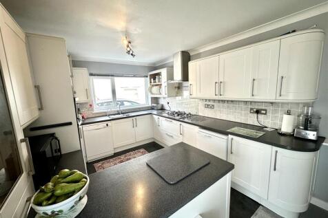 KITCHEN/BREAKFAST/DINING ROOM