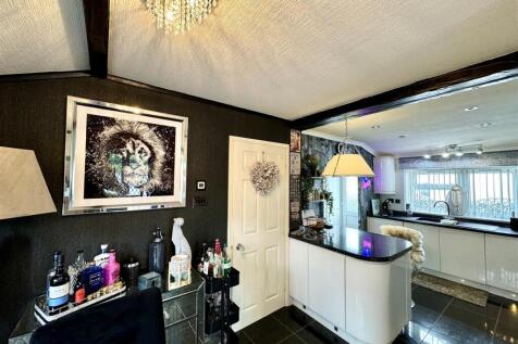 OPEN PLAN KITCHEN/DINER