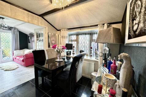 OPEN PLAN KITCHEN/DINER