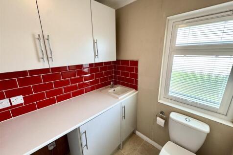 EN-SUITE  CLOAKROOM/WC
