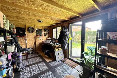 WORKSHOP/HOBBY ROOM