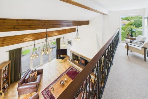 MEZZANINE LANDING