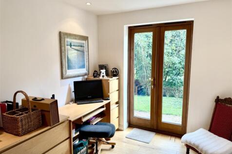 BEDROOM 3/STUDY