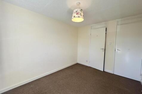 Bedroom 1.jpeg