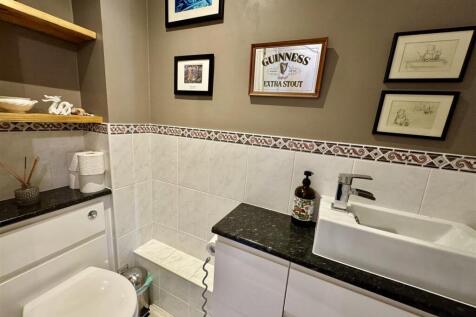 CLOAKROOM/WC