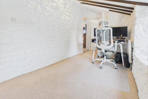 FIRST FLOOR STAIRS AND LANDING