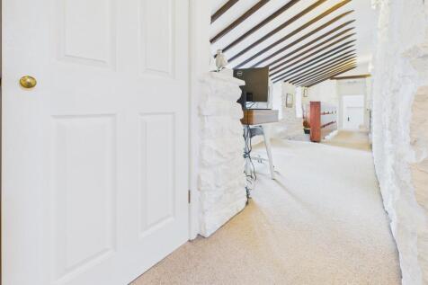 FIRST FLOOR STAIRS AND LANDING