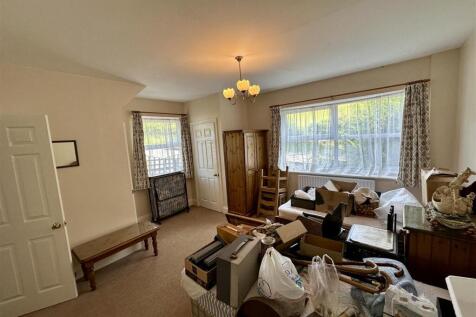 ADDITIONAL RECEPTION ROOM/GUEST BEDROOM