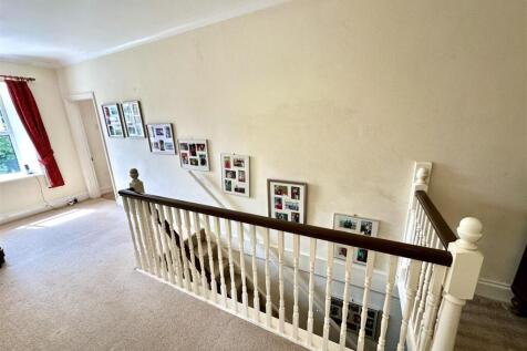 FIRST FLOOR STAIRS AND LANDING