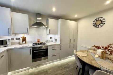 KITCHEN/BREAKFAST ROOM