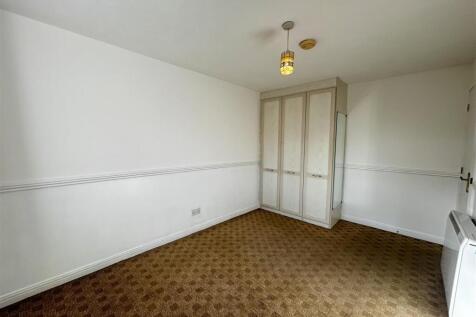 Bedroom 1.jpeg