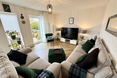 KITCHEN/LIVING/FAMILY ROOM