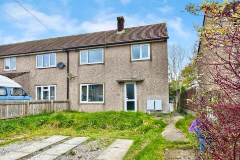 Front View / Parking