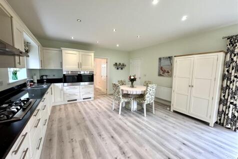 KITCHEN/BREAKFAST/FAMILY ROOM